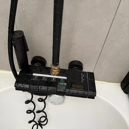 홈스테이 Atalanta 라르나카