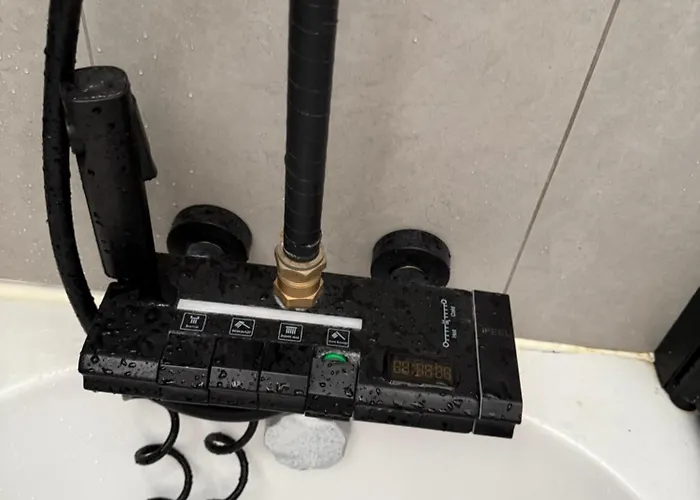 ホームステイ Atalanta ラルナカ